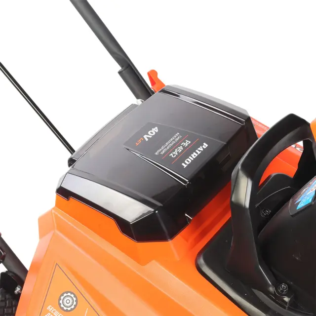 Patriot PE 4542 LCT с 2хАКБ 4 Ач + ЗУ двойное - снегоуборщик аккумуляторный