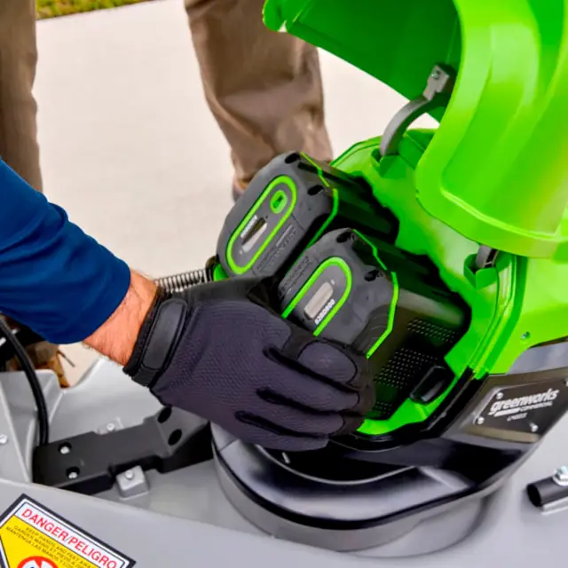 Greenworks LM221S бесщеточная, 82V - аккумуляторная газонокосилка самоходная