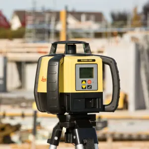 Leica Rugby 670
