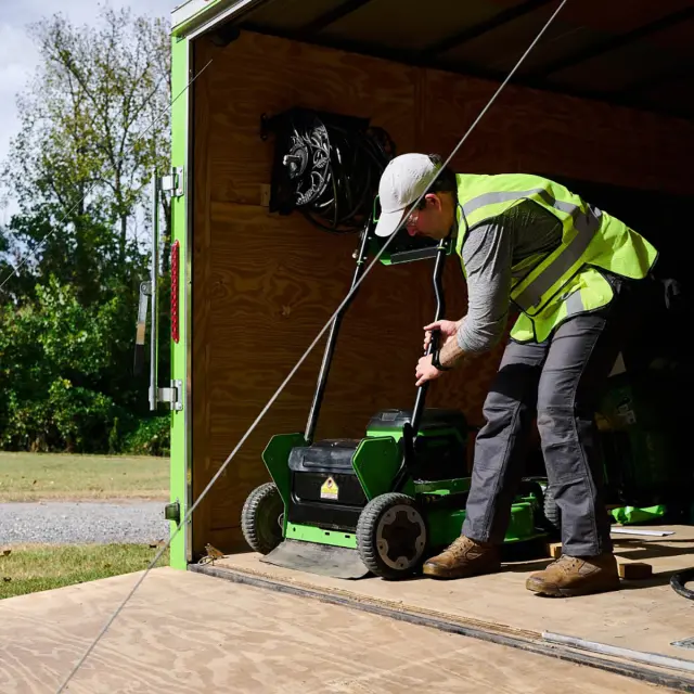 Greenworks GC82LM30 бесщеточная, 82V - аккумуляторная газонокосилка