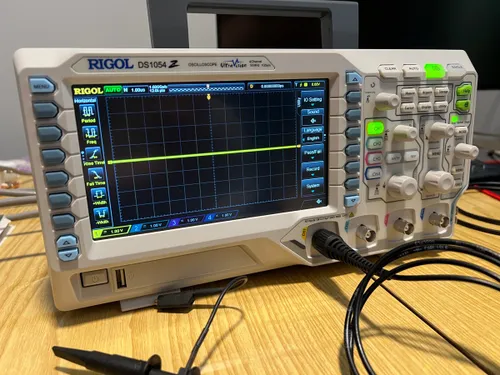 RIGOL DS1054Z - цифровой осциллограф