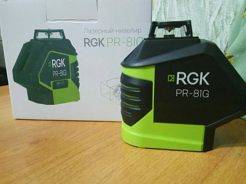 RGK PR-81G + штанга-упор - лазерный нивелир с зеленым лучом