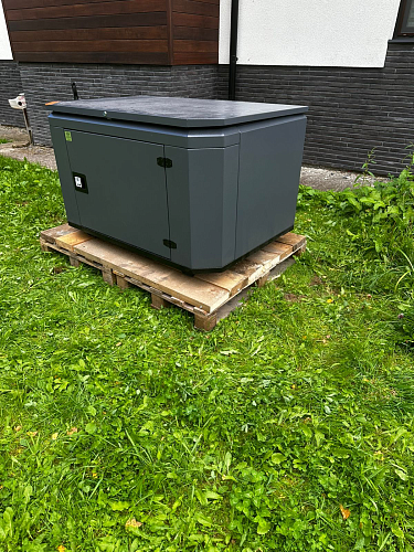 A-iPower A9000EAX в супертихом зимнем кожухе 1400SS RAL 7024