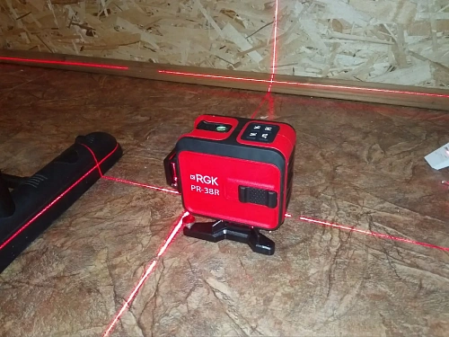 RGK PR-38R + штанга-упор - лазерный нивелир 3d с красным лучом